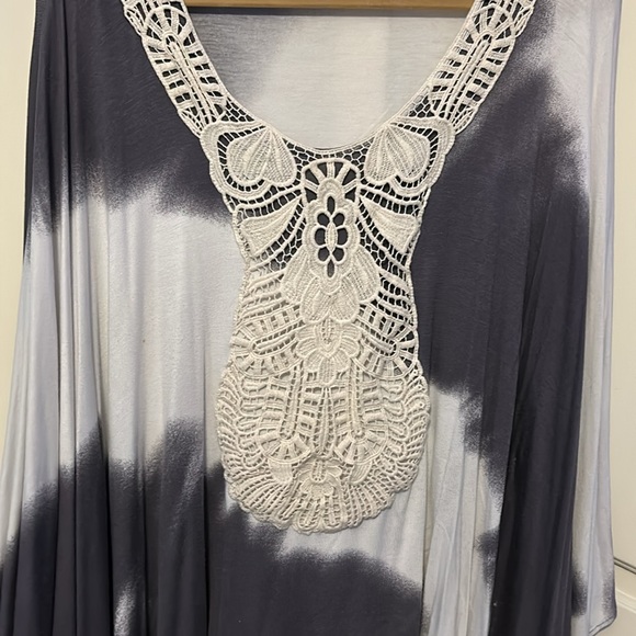 Talk to Angels Grey/ White / Lace Drapey Top Women’s Size Medium - Picture 5 of 10